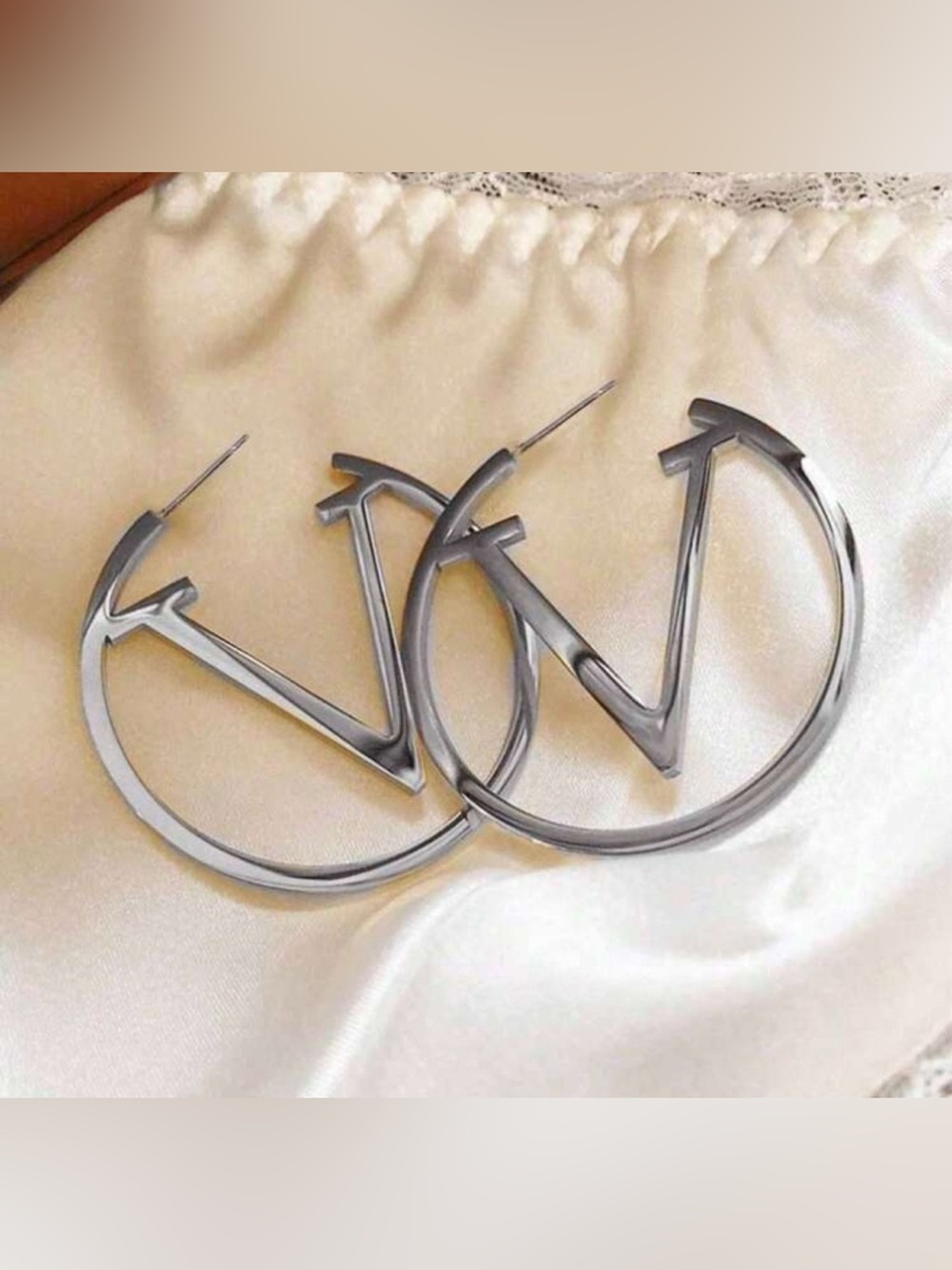 Silver Circle V Hoop Earrings – Modern Statement Style